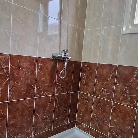 Esi Apartment *