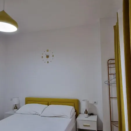 Esi Vlorë
